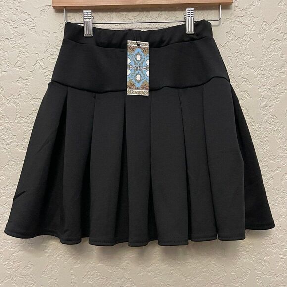Boohoo Pleated Mini Tennis Skirt - Picture 3 of 8